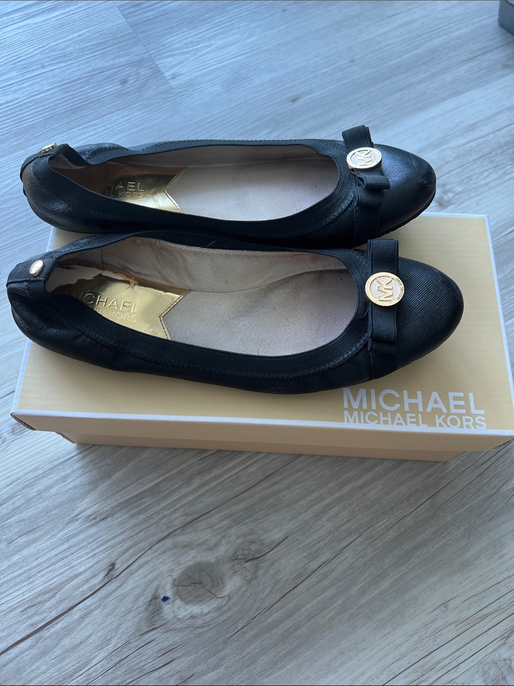 Michael Kors Black Logo Bow Ballet Flats - Picture 1 of 10